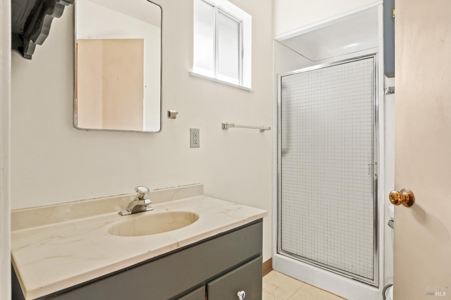 Detail Gallery Image 15 of 23 For 1575 Manzanita Dr, Ukiah,  CA 95482 - 3 Beds | 2/1 Baths