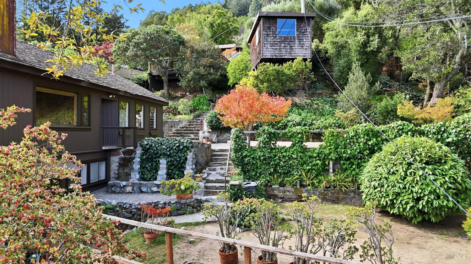 Detail Gallery Image 10 of 43 For 666 Redwood Ave, Corte Madera,  CA 94925 - 3 Beds | 2 Baths