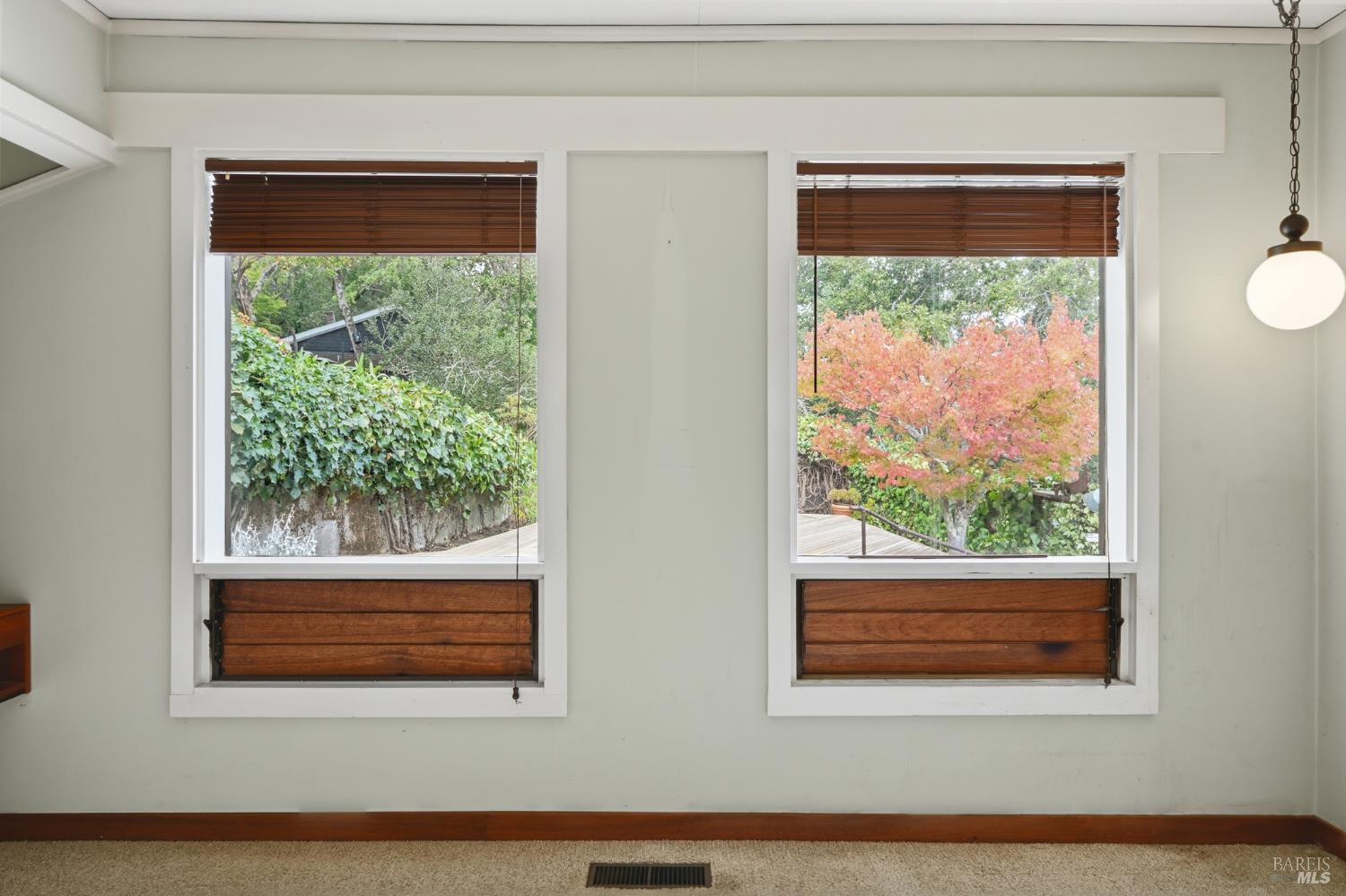 Detail Gallery Image 13 of 43 For 666 Redwood Ave, Corte Madera,  CA 94925 - 3 Beds | 2 Baths