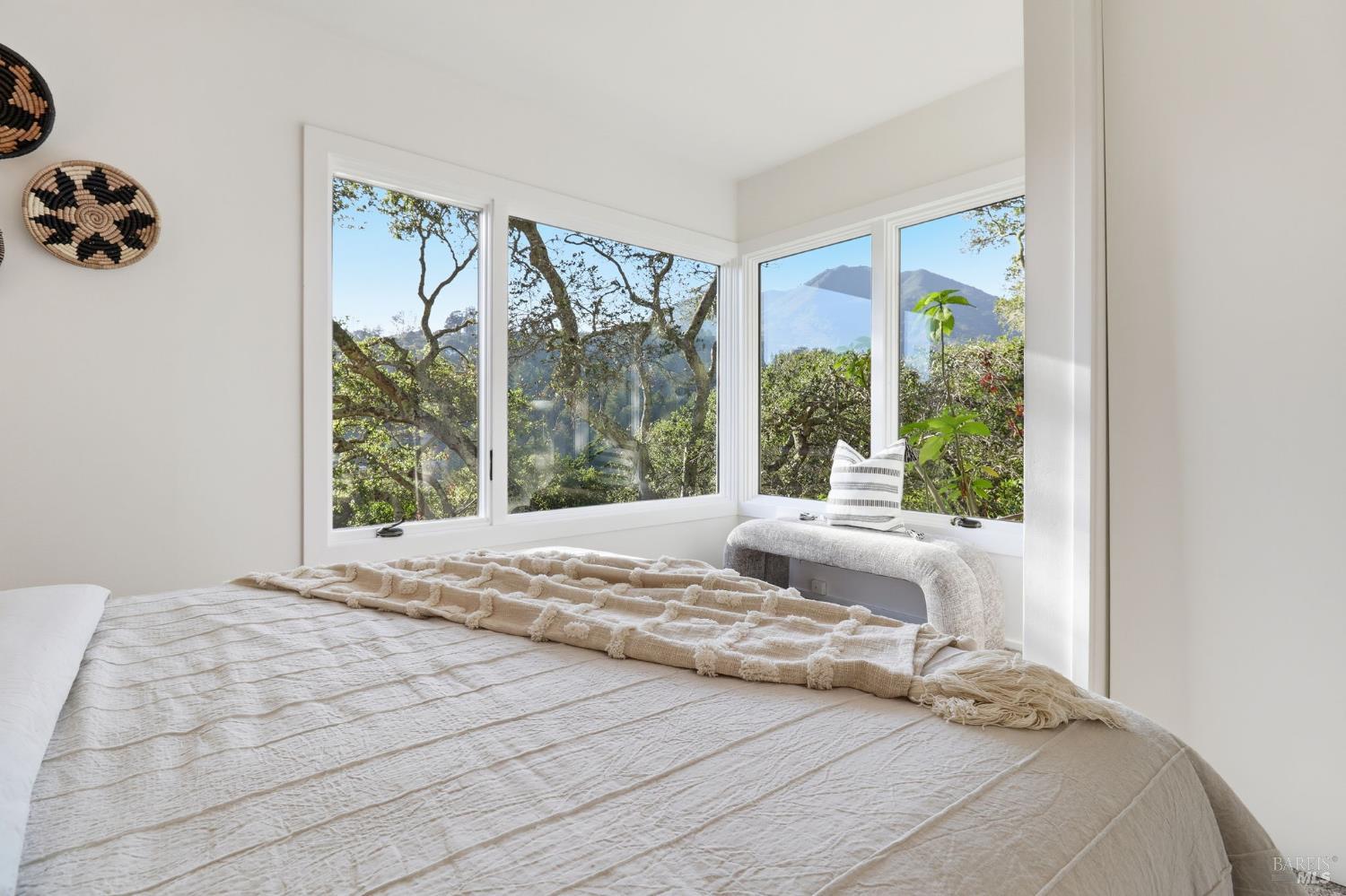 Detail Gallery Image 28 of 54 For 19 Cushing Dr, Mill Valley,  CA 94941 - 4 Beds | 3 Baths