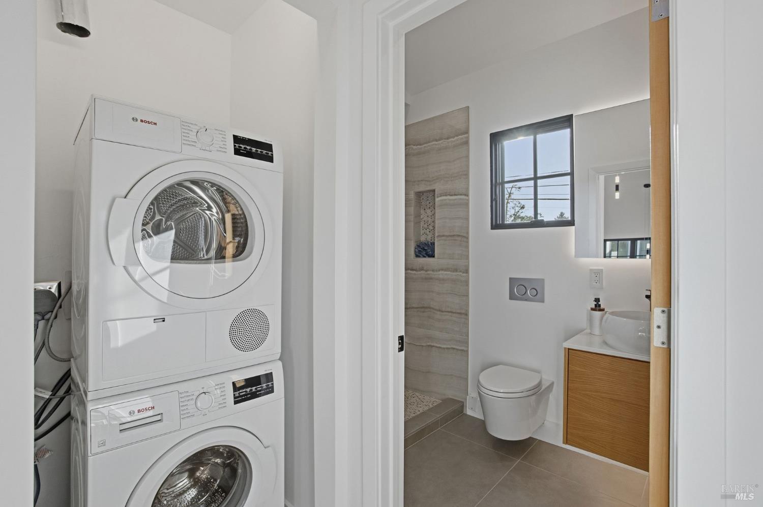 Detail Gallery Image 29 of 34 For 3021 Bateman St, Berkeley,  CA 94705 - 3 Beds | 2/1 Baths