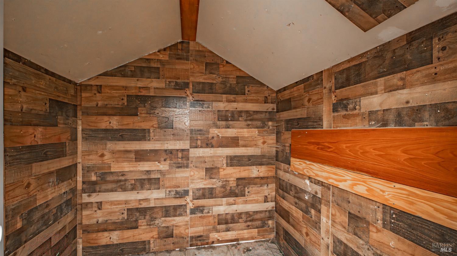 Detail Gallery Image 35 of 38 For 65 Arlington Dr, Petaluma,  CA 94952 - 3 Beds | 2 Baths