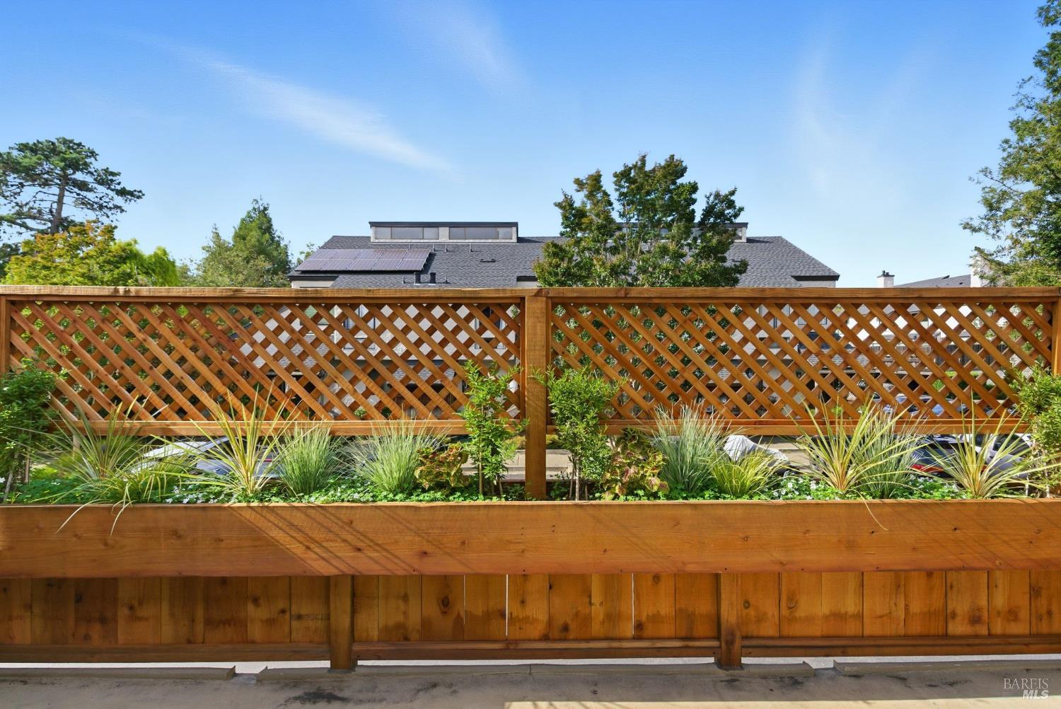 Detail Gallery Image 17 of 47 For 52 Park Ter, Mill Valley,  CA 94941 - 2 Beds | 1/1 Baths