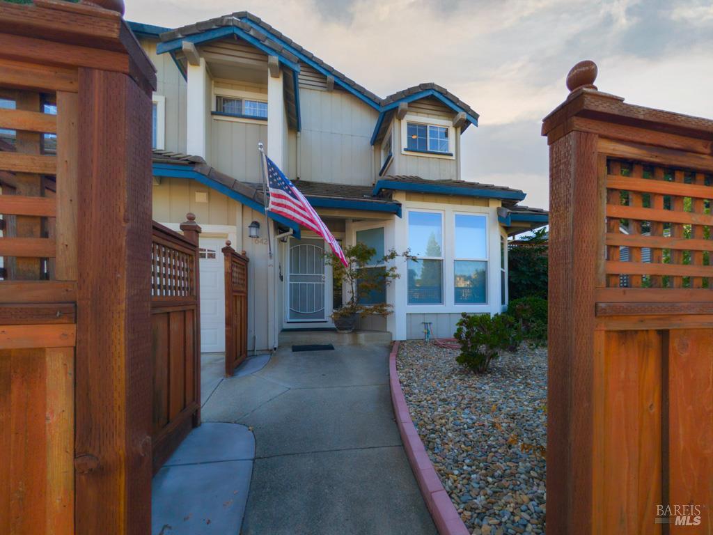 Detail Gallery Image 2 of 26 For 642 White Oak Ln, Vacaville,  CA 95687 - 4 Beds | 2/1 Baths