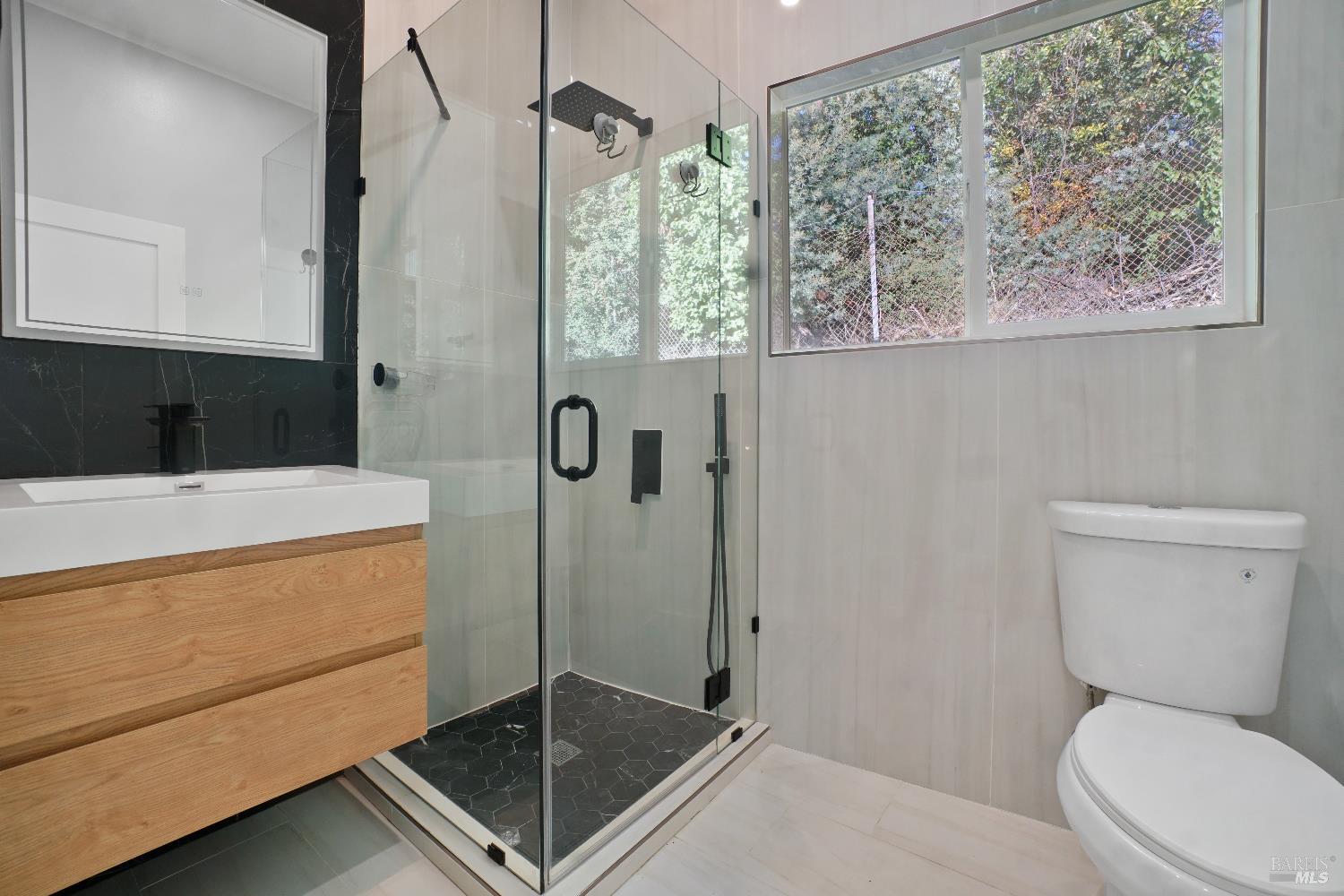 Detail Gallery Image 27 of 34 For 3330 Monterey Blvd, Oakland,  CA 94602 - 5 Beds | 3/1 Baths