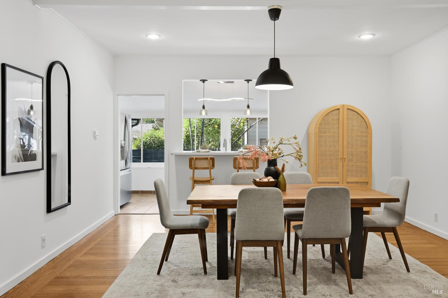 Detail Gallery Image 10 of 67 For 5 Hillside Ave, Kentfield,  CA 94904 - 5 Beds | 3 Baths