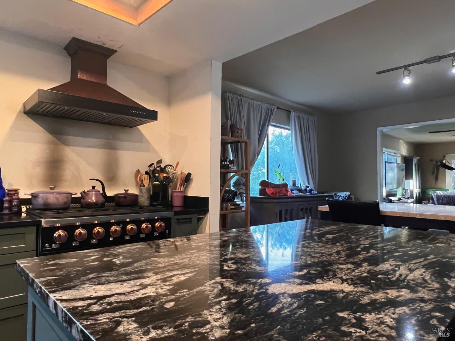 Detail Gallery Image 9 of 25 For 46720 Fox Rock Rd, Laytonville,  CA 95454 - 4 Beds | 3 Baths