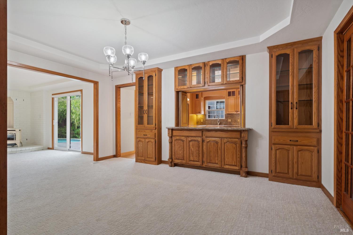 Detail Gallery Image 5 of 30 For 811 D St, Petaluma,  CA 94952 - 4 Beds | 3 Baths