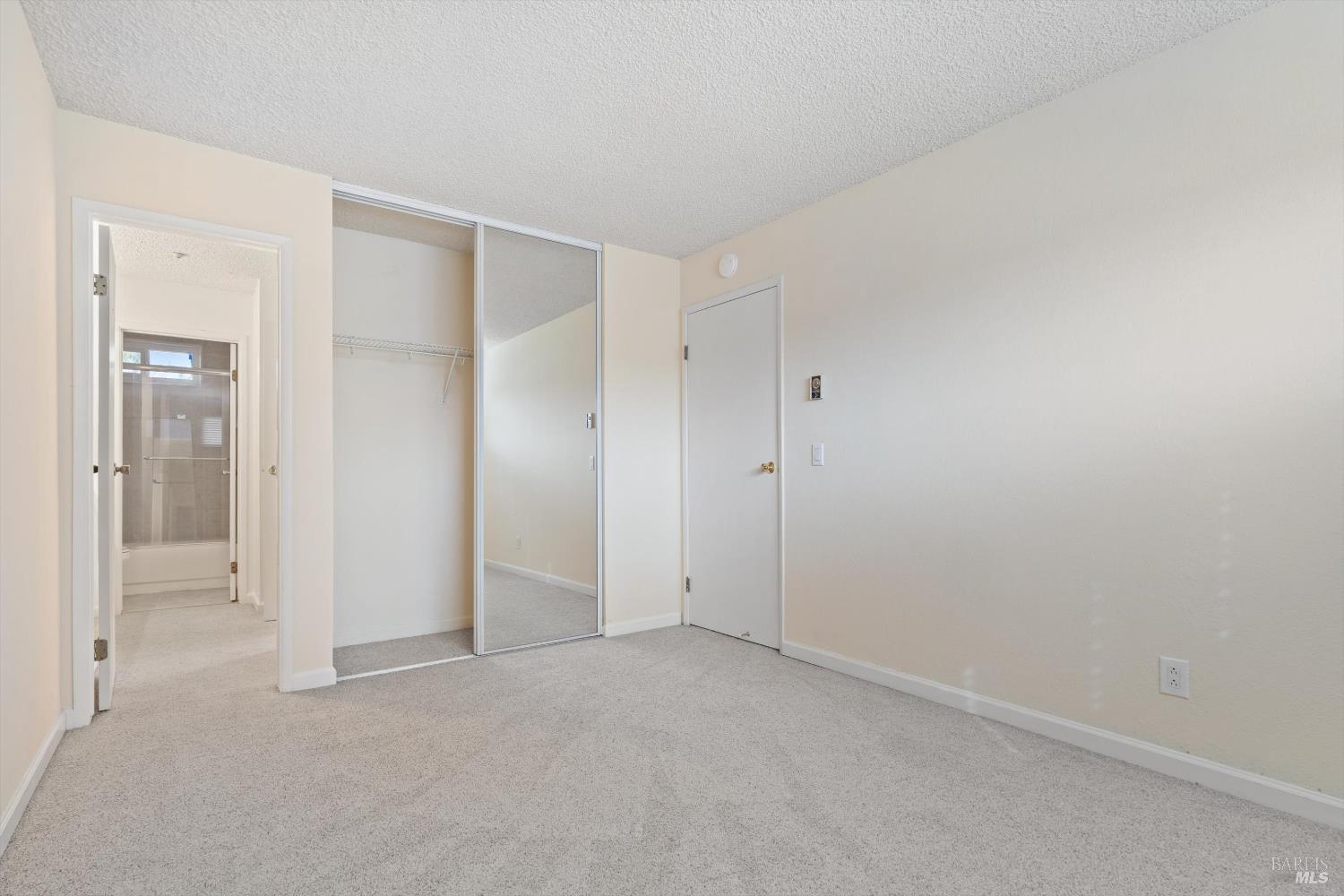 Detail Gallery Image 10 of 21 For 1022 Civic Center Dr, Rohnert Park,  CA 94928 - 2 Beds | 1/1 Baths
