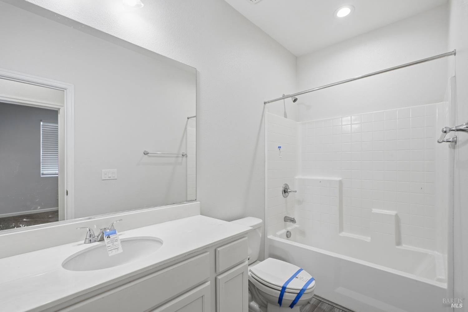 Detail Gallery Image 35 of 46 For 2008 Karen Pl, Rohnert Park,  CA 94928 - 5 Beds | 3 Baths