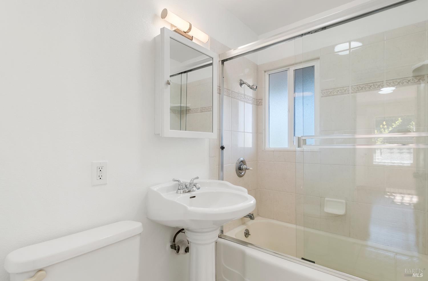 Detail Gallery Image 38 of 66 For 23 Valley View Ct, El Sobrante,  CA 94803 - 3 Beds | 2 Baths