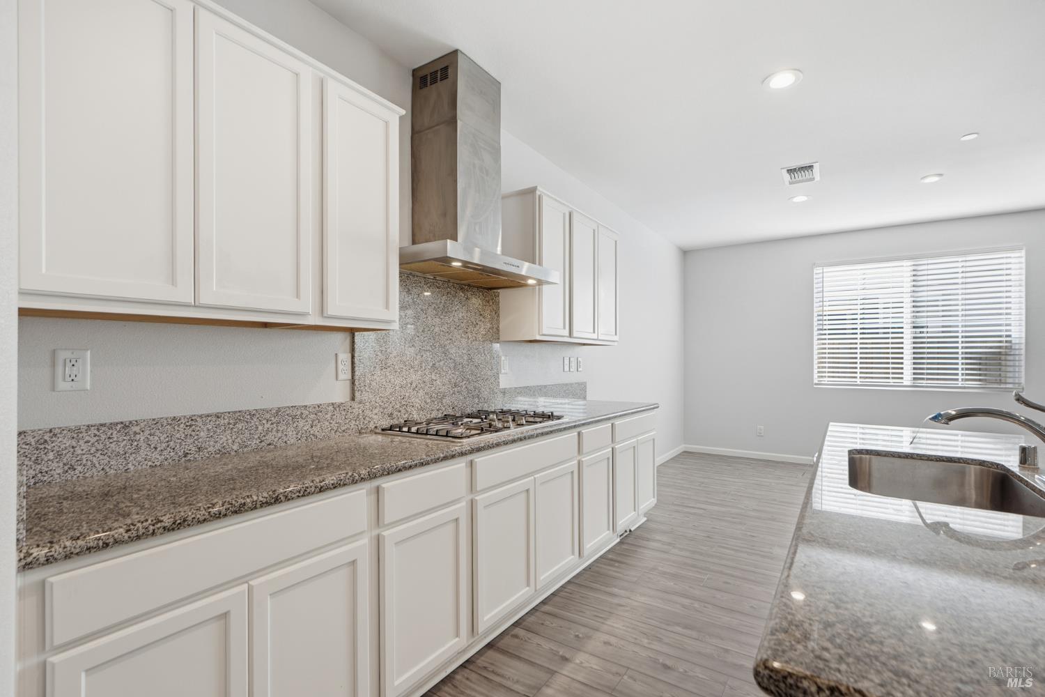 Detail Gallery Image 13 of 46 For 2008 Karen Pl, Rohnert Park,  CA 94928 - 5 Beds | 3 Baths