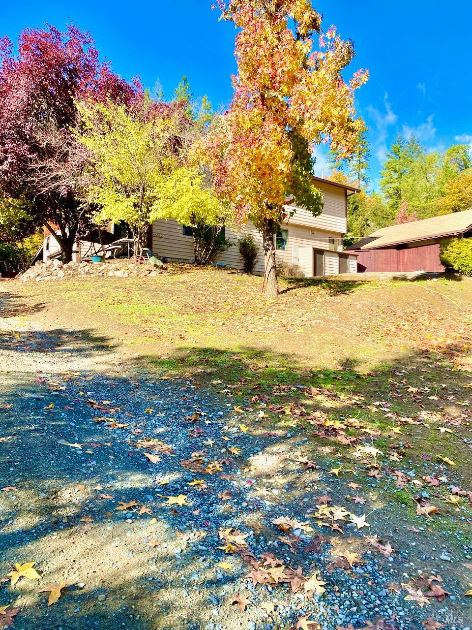 Detail Gallery Image 2 of 25 For 46720 Fox Rock Rd, Laytonville,  CA 95454 - 4 Beds | 3 Baths