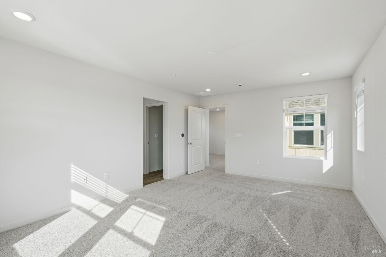 Detail Gallery Image 6 of 13 For 220 Octopus St, Suisun City,  CA 94585 - 3 Beds | 2/1 Baths