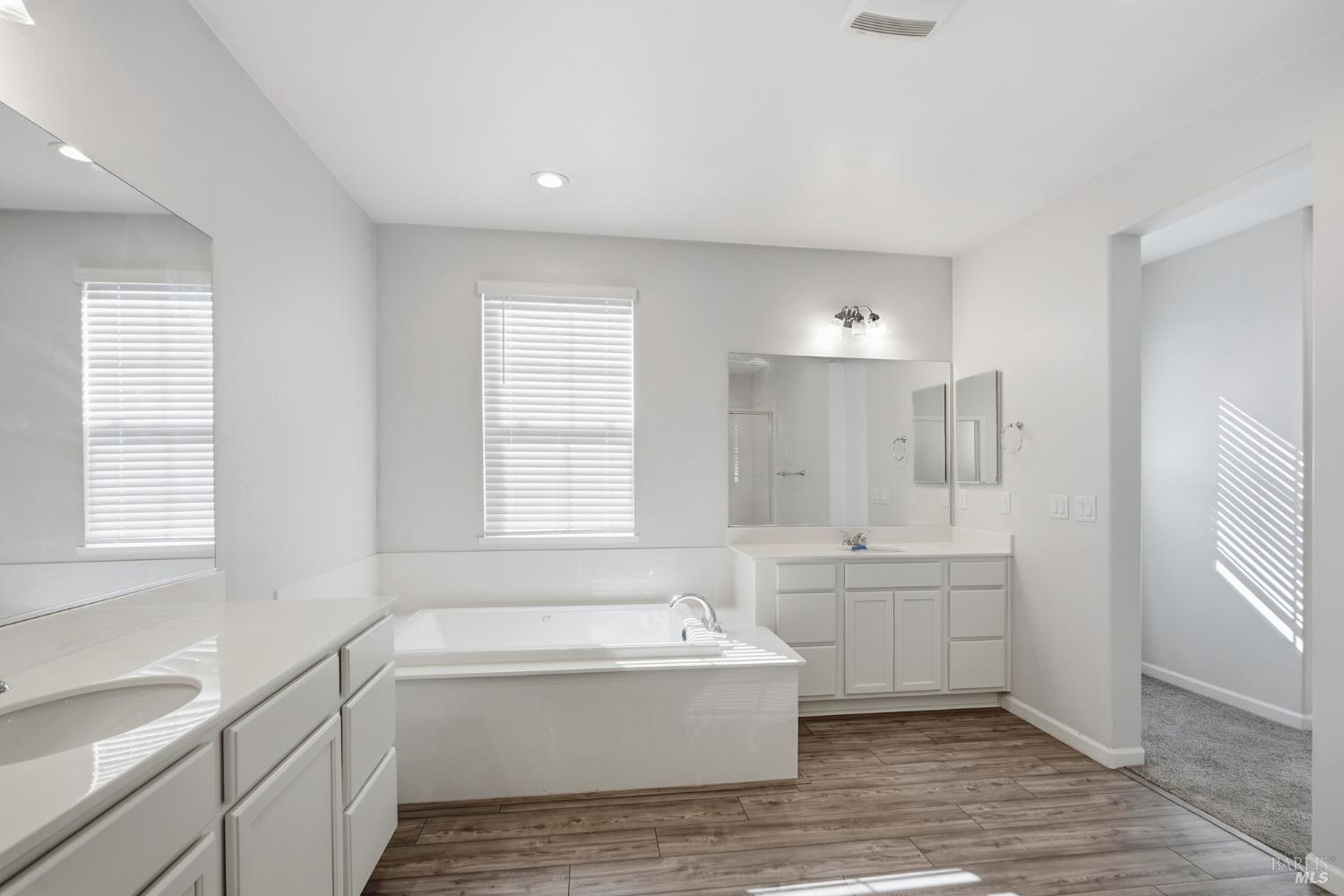 Detail Gallery Image 37 of 46 For 2008 Karen Pl, Rohnert Park,  CA 94928 - 5 Beds | 3 Baths