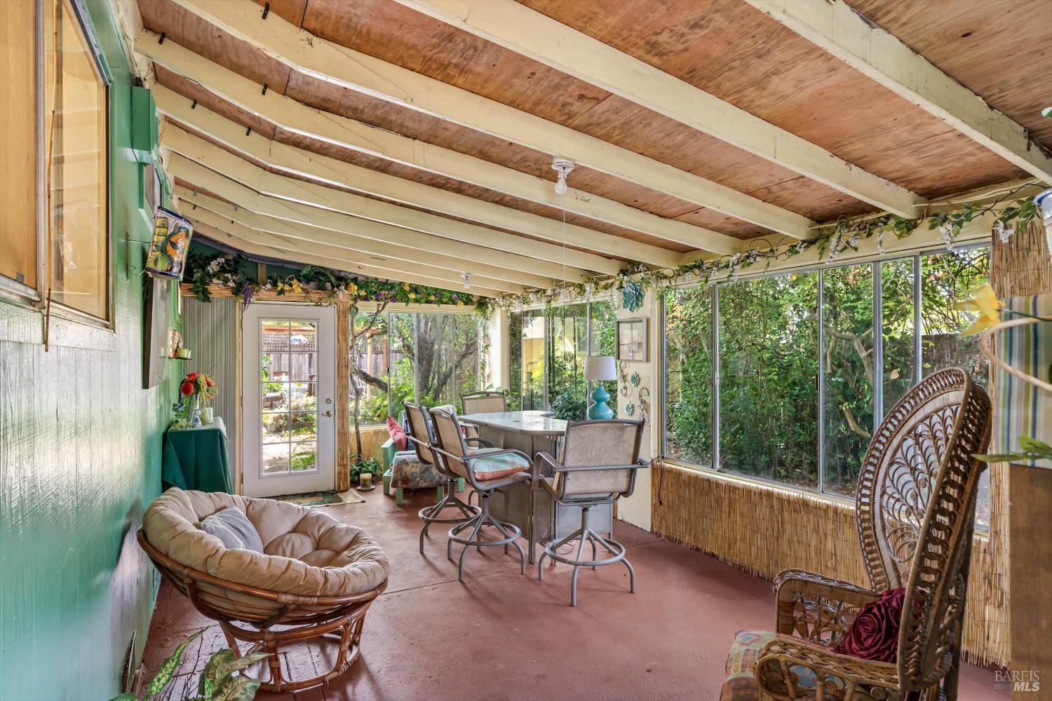 Detail Gallery Image 9 of 25 For 2320 Masterson Ct, Santa Rosa,  CA 95403 - 3 Beds | 2 Baths