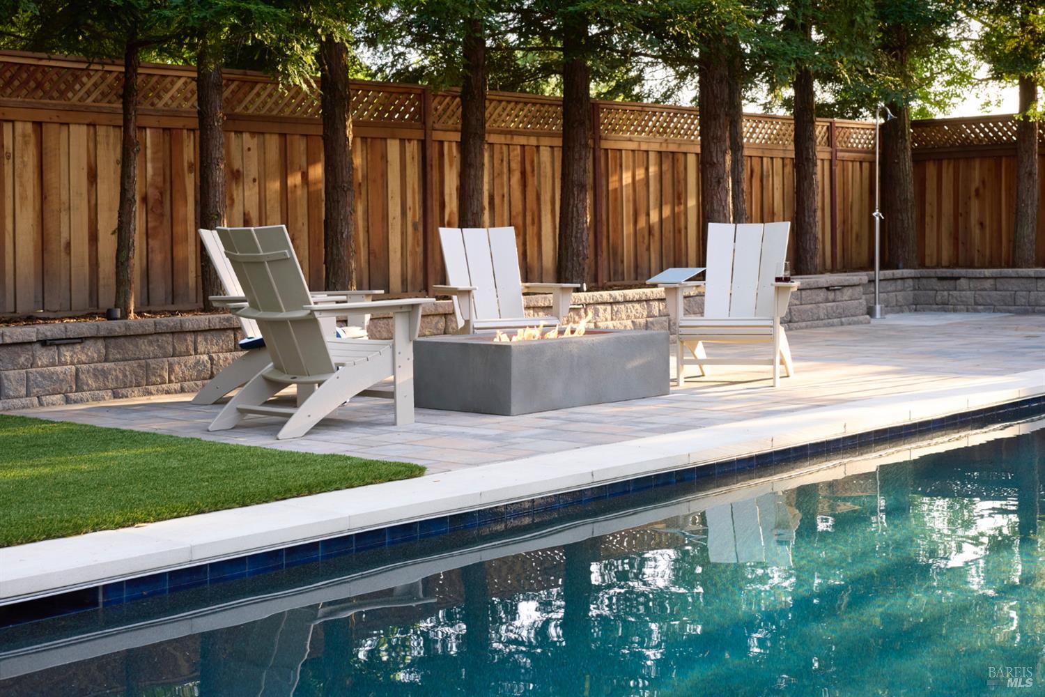 Detail Gallery Image 23 of 71 For 125 Savannah Way, Windsor,  CA 95492 - 5 Beds | 5 Baths