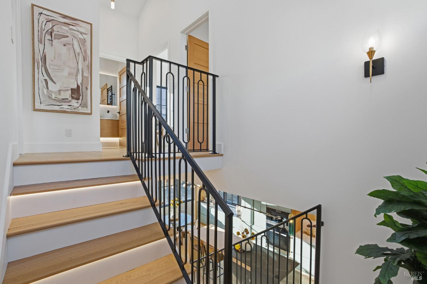 Detail Gallery Image 17 of 34 For 3021 Bateman St, Berkeley,  CA 94705 - 3 Beds | 2/1 Baths