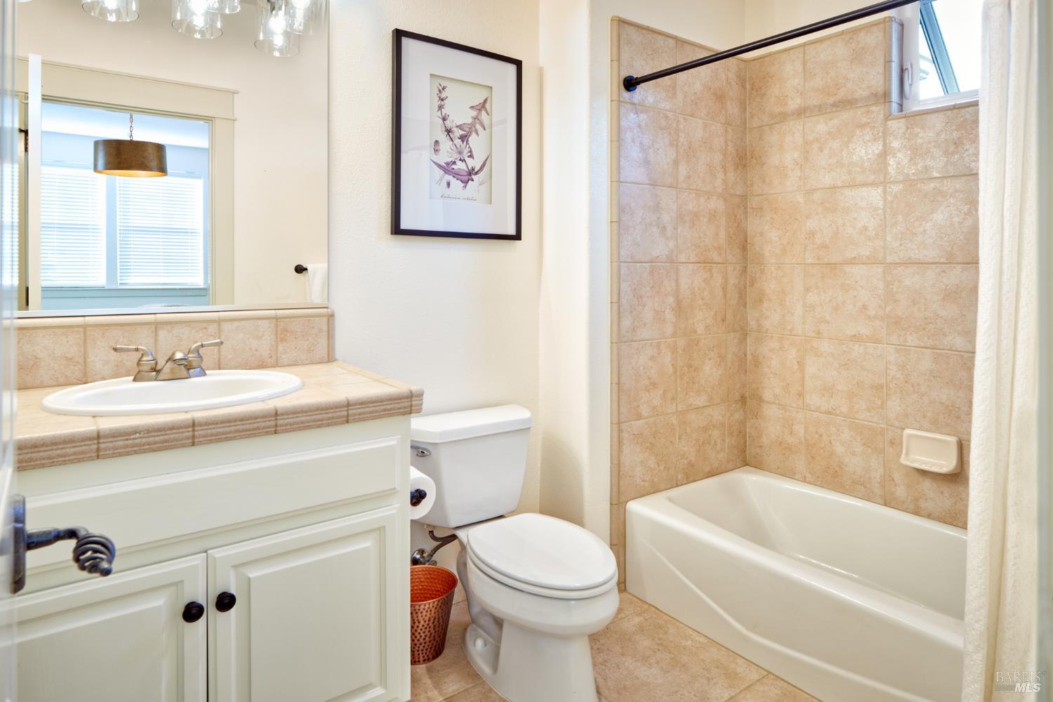 Detail Gallery Image 43 of 71 For 125 Savannah Way, Windsor,  CA 95492 - 5 Beds | 5 Baths