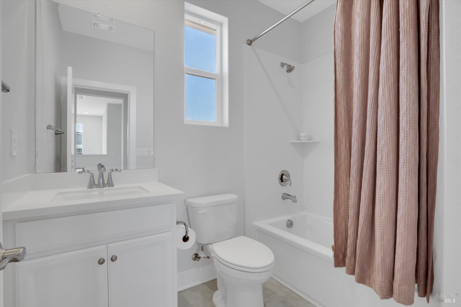 Detail Gallery Image 19 of 34 For 567 Datura Dr, Vacaville,  CA 95687 - 3 Beds | 2/1 Baths