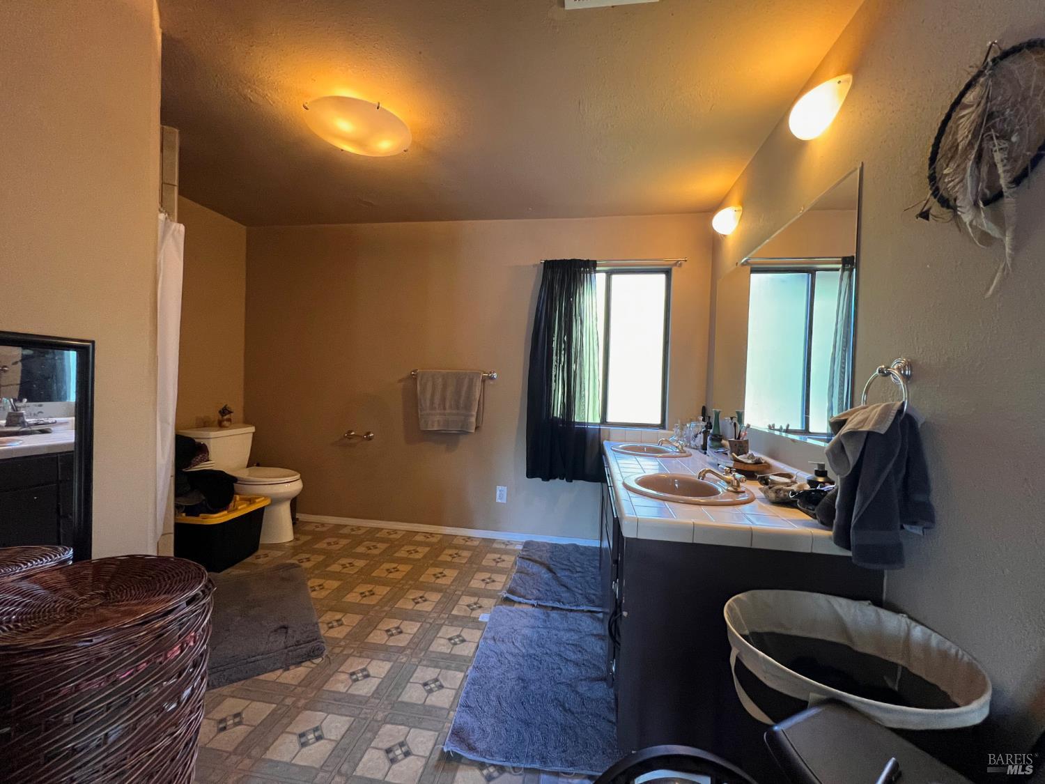 Detail Gallery Image 21 of 25 For 46720 Fox Rock Rd, Laytonville,  CA 95454 - 4 Beds | 3 Baths