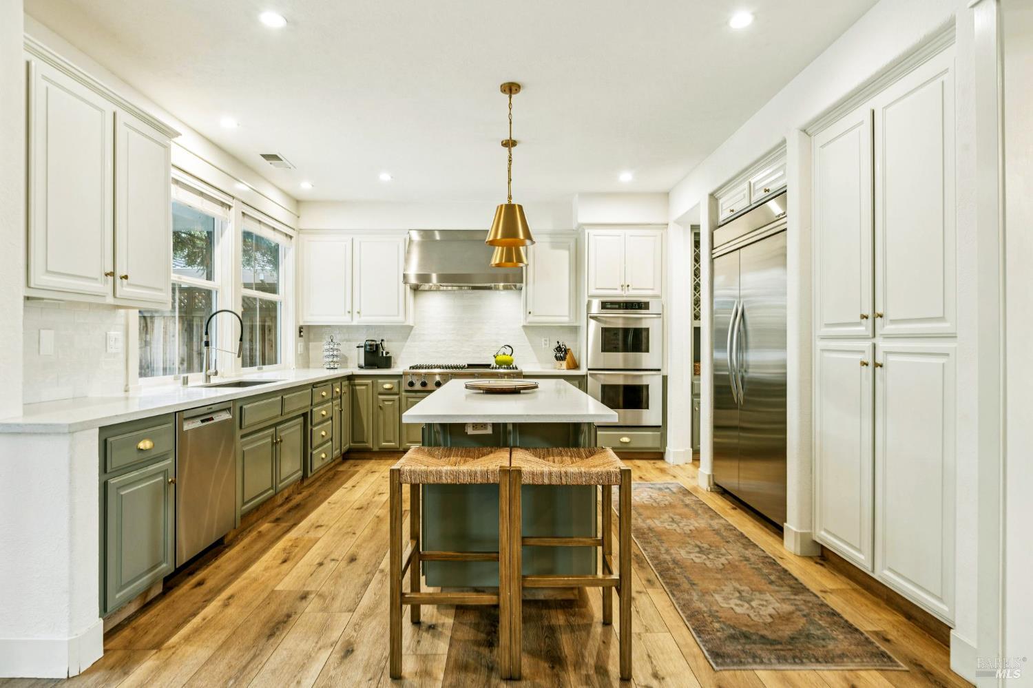 Detail Gallery Image 12 of 71 For 125 Savannah Way, Windsor,  CA 95492 - 5 Beds | 5 Baths