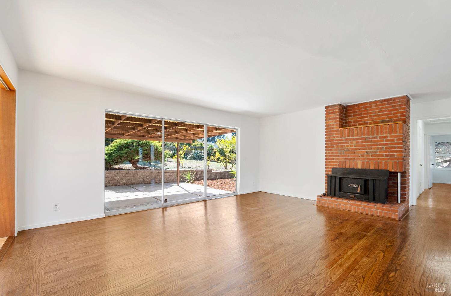 Detail Gallery Image 9 of 66 For 23 Valley View Ct, El Sobrante,  CA 94803 - 3 Beds | 2 Baths