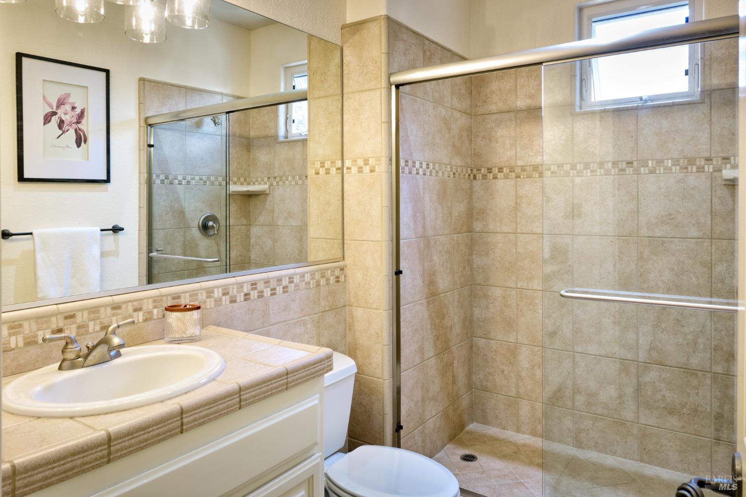 Detail Gallery Image 34 of 71 For 125 Savannah Way, Windsor,  CA 95492 - 5 Beds | 5 Baths