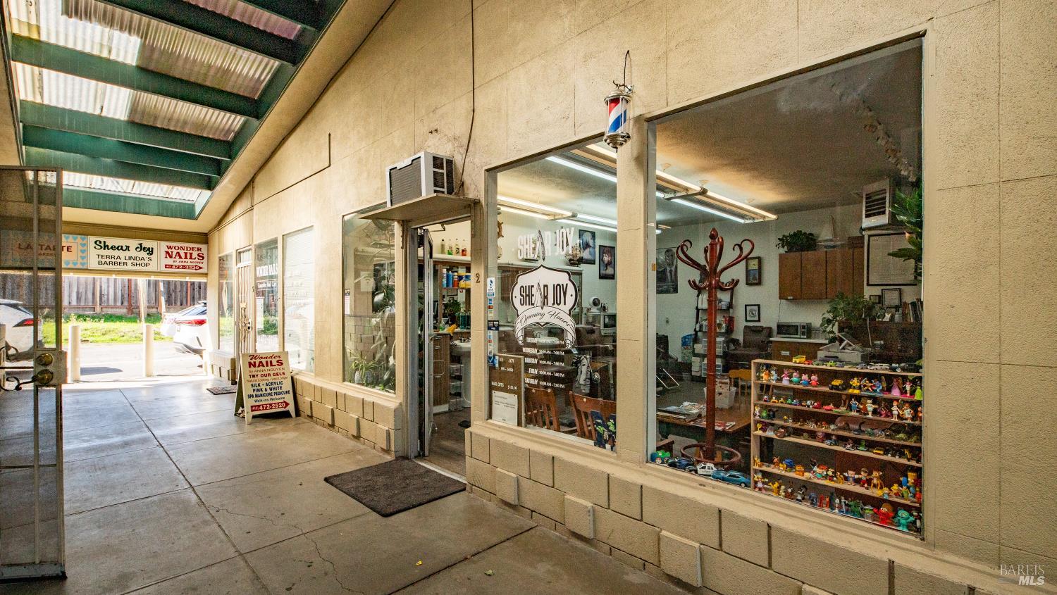 Detail Gallery Image 8 of 31 For 633 Del Ganado Rd, San Rafael,  CA 94903 - – Beds | – Baths