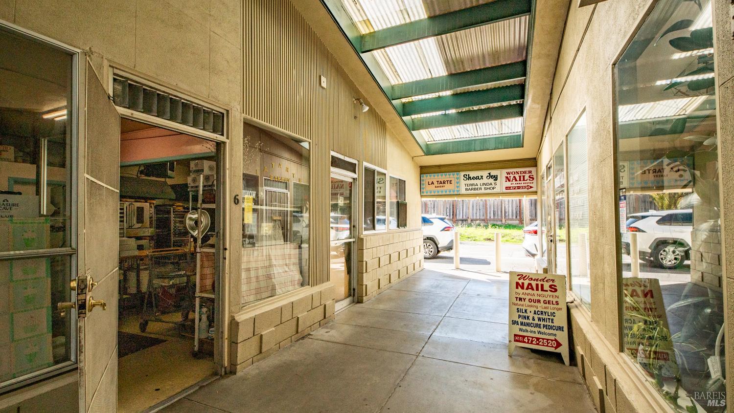 Detail Gallery Image 9 of 31 For 633 Del Ganado Rd, San Rafael,  CA 94903 - – Beds | – Baths