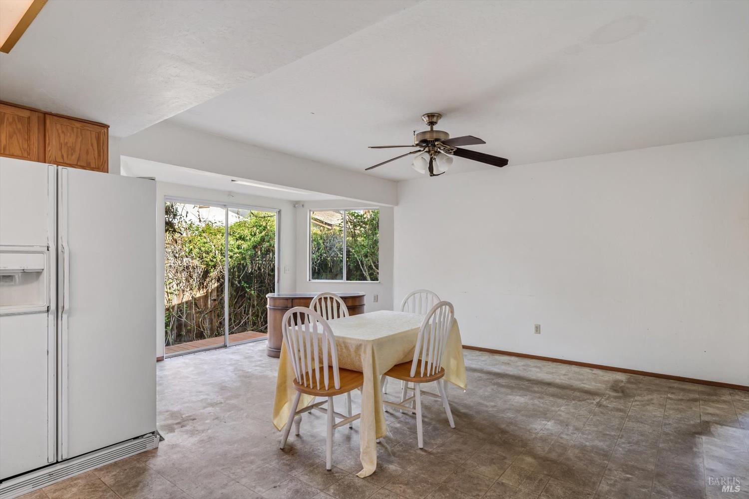 Detail Gallery Image 8 of 25 For 2320 Masterson Ct, Santa Rosa,  CA 95403 - 3 Beds | 2 Baths