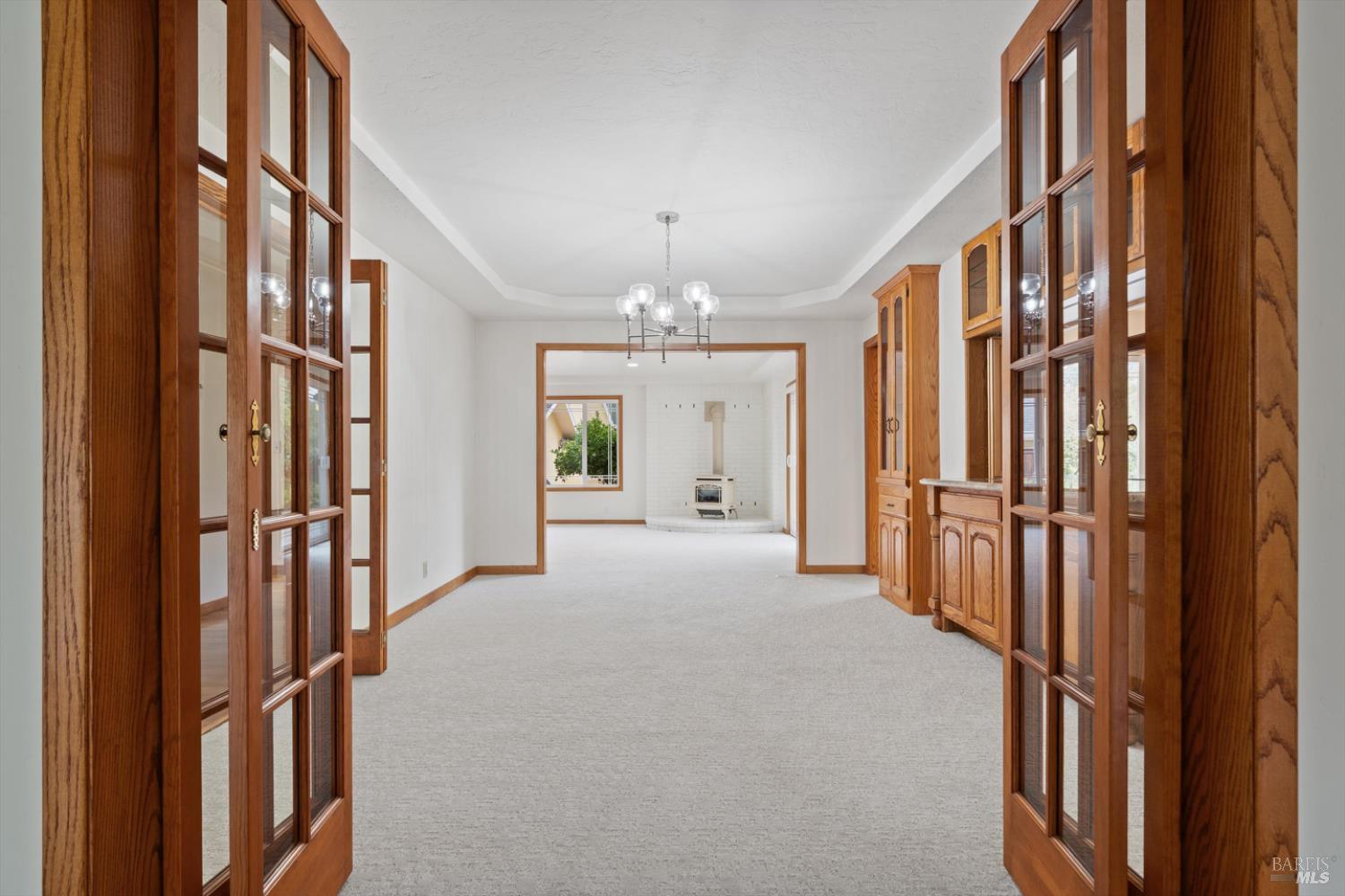 Detail Gallery Image 4 of 30 For 811 D St, Petaluma,  CA 94952 - 4 Beds | 3 Baths