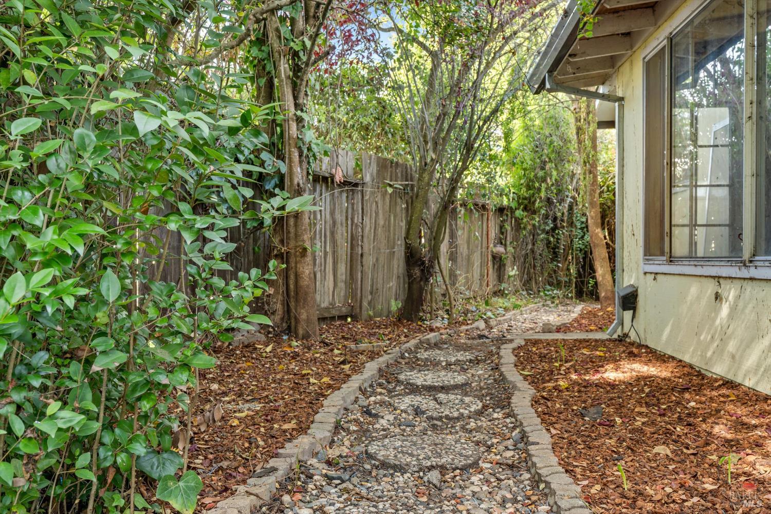 Detail Gallery Image 23 of 25 For 2320 Masterson Ct, Santa Rosa,  CA 95403 - 3 Beds | 2 Baths