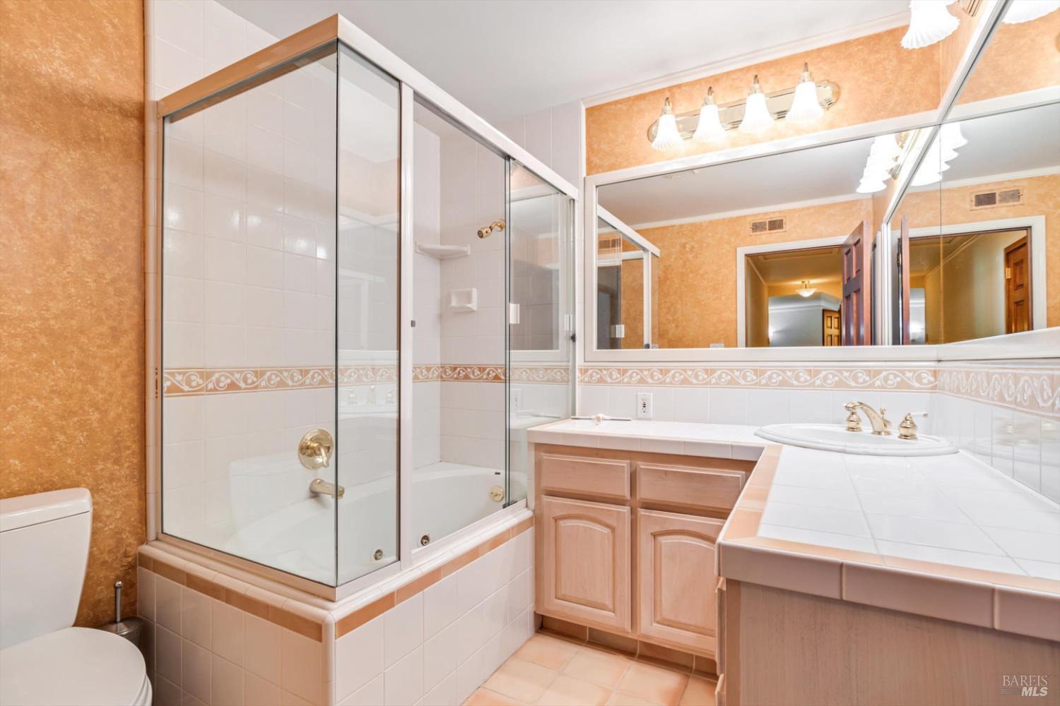 Detail Gallery Image 20 of 30 For 811 D St, Petaluma,  CA 94952 - 4 Beds | 3 Baths