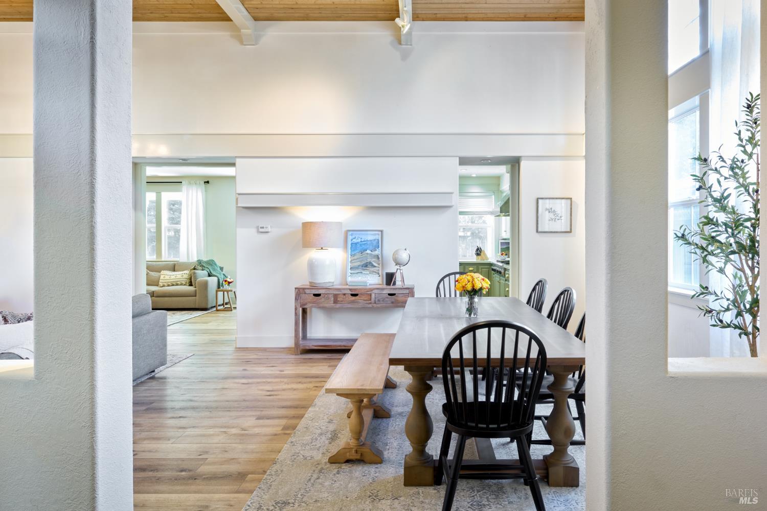 Detail Gallery Image 4 of 71 For 125 Savannah Way, Windsor,  CA 95492 - 5 Beds | 5 Baths