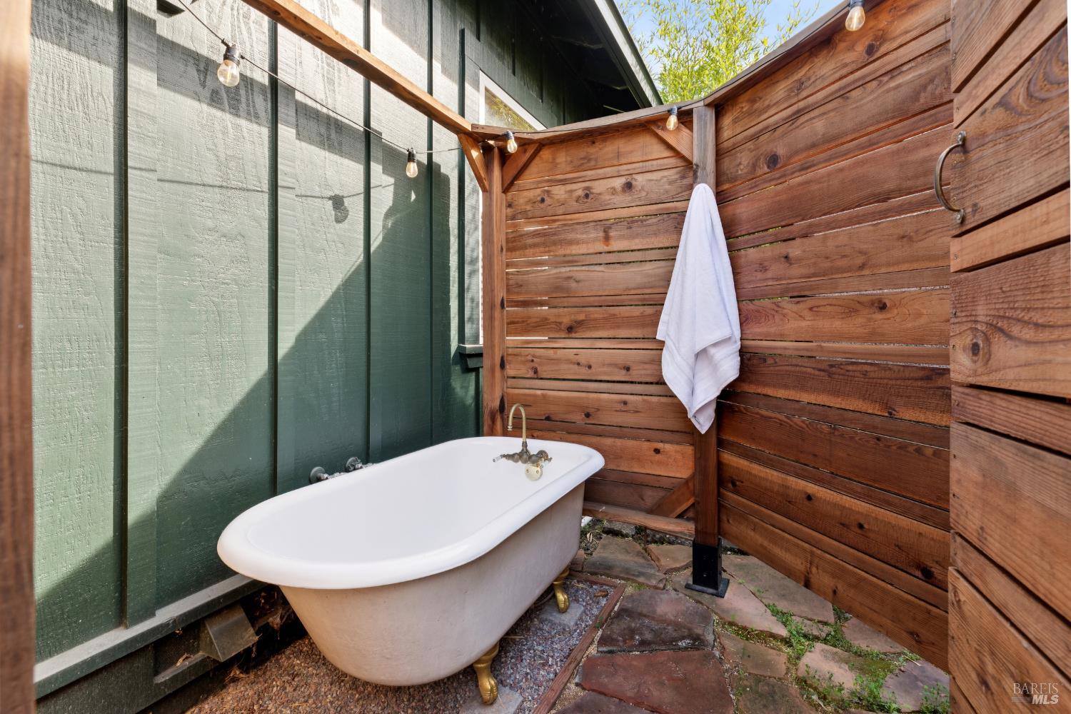 Detail Gallery Image 35 of 42 For 18470 Lucas Ave, Sonoma,  CA 95476 - 2 Beds | 1 Baths