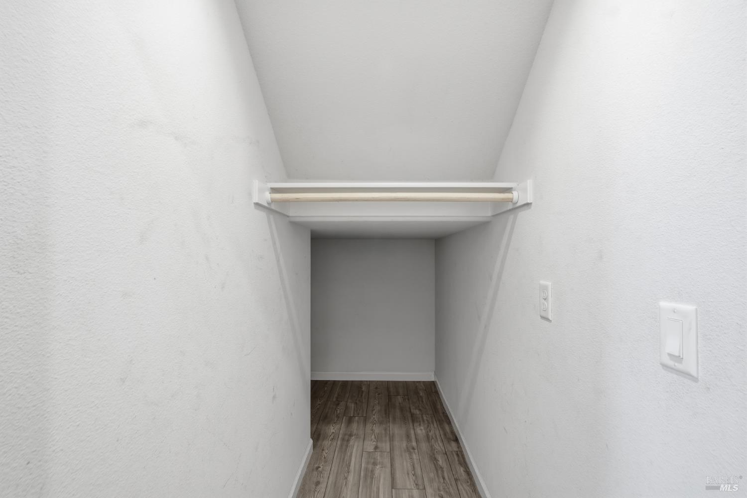 Detail Gallery Image 40 of 46 For 2008 Karen Pl, Rohnert Park,  CA 94928 - 5 Beds | 3 Baths