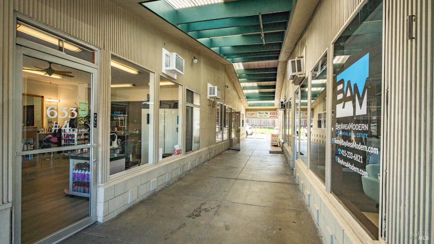 Detail Gallery Image 5 of 31 For 633 Del Ganado Rd, San Rafael,  CA 94903 - – Beds | – Baths