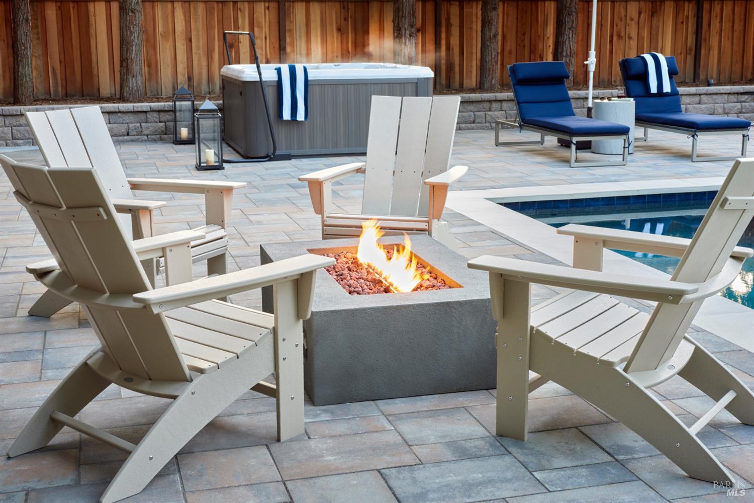 Detail Gallery Image 27 of 71 For 125 Savannah Way, Windsor,  CA 95492 - 5 Beds | 5 Baths