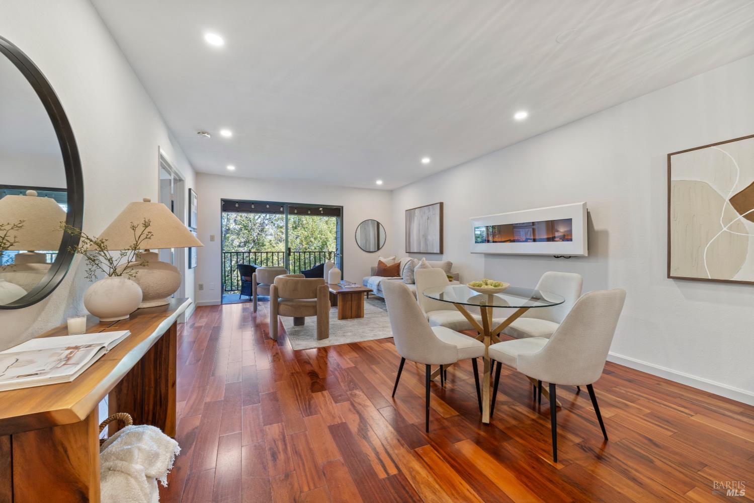 Detail Gallery Image 4 of 29 For 643 via Casitas Way, Greenbrae,  CA 94904 - 2 Beds | 2 Baths