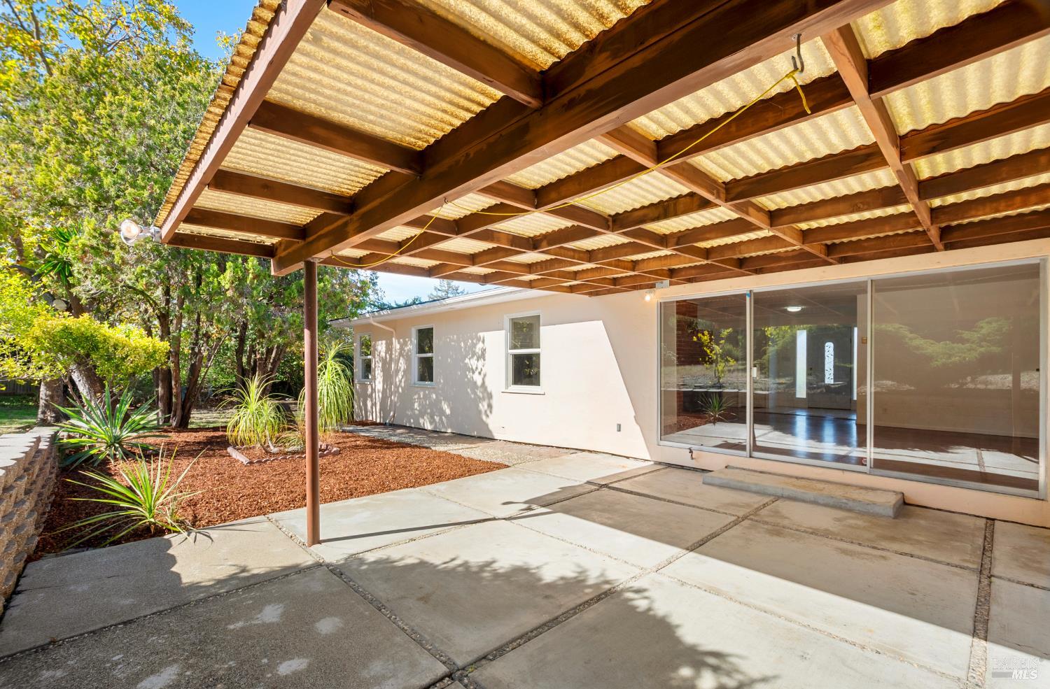 Detail Gallery Image 11 of 66 For 23 Valley View Ct, El Sobrante,  CA 94803 - 3 Beds | 2 Baths