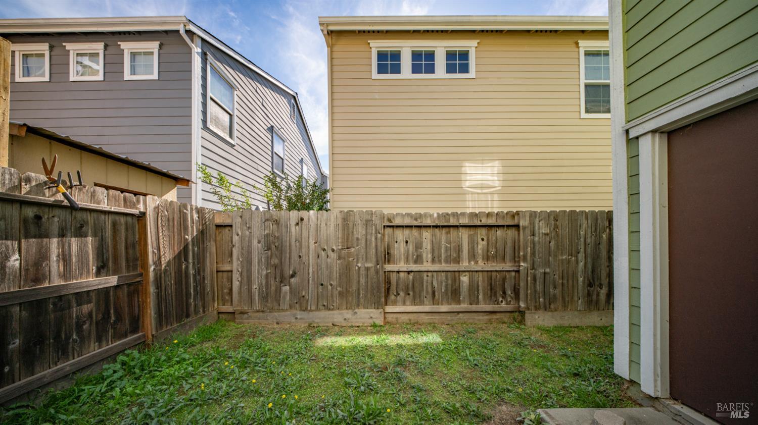 Detail Gallery Image 38 of 40 For 915 Liberty Dr, Suisun City,  CA 94585 - 4 Beds | 2/1 Baths