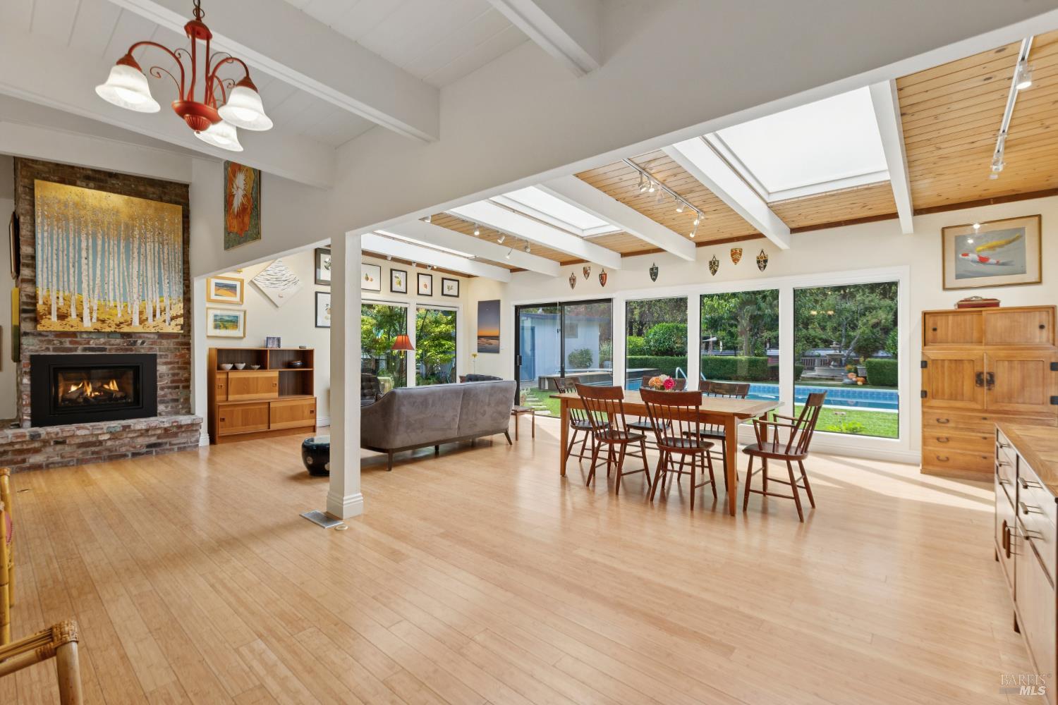 Detail Gallery Image 15 of 63 For 1030 Yell Ln, Glen Ellen,  CA 95442 - 3 Beds | 3 Baths