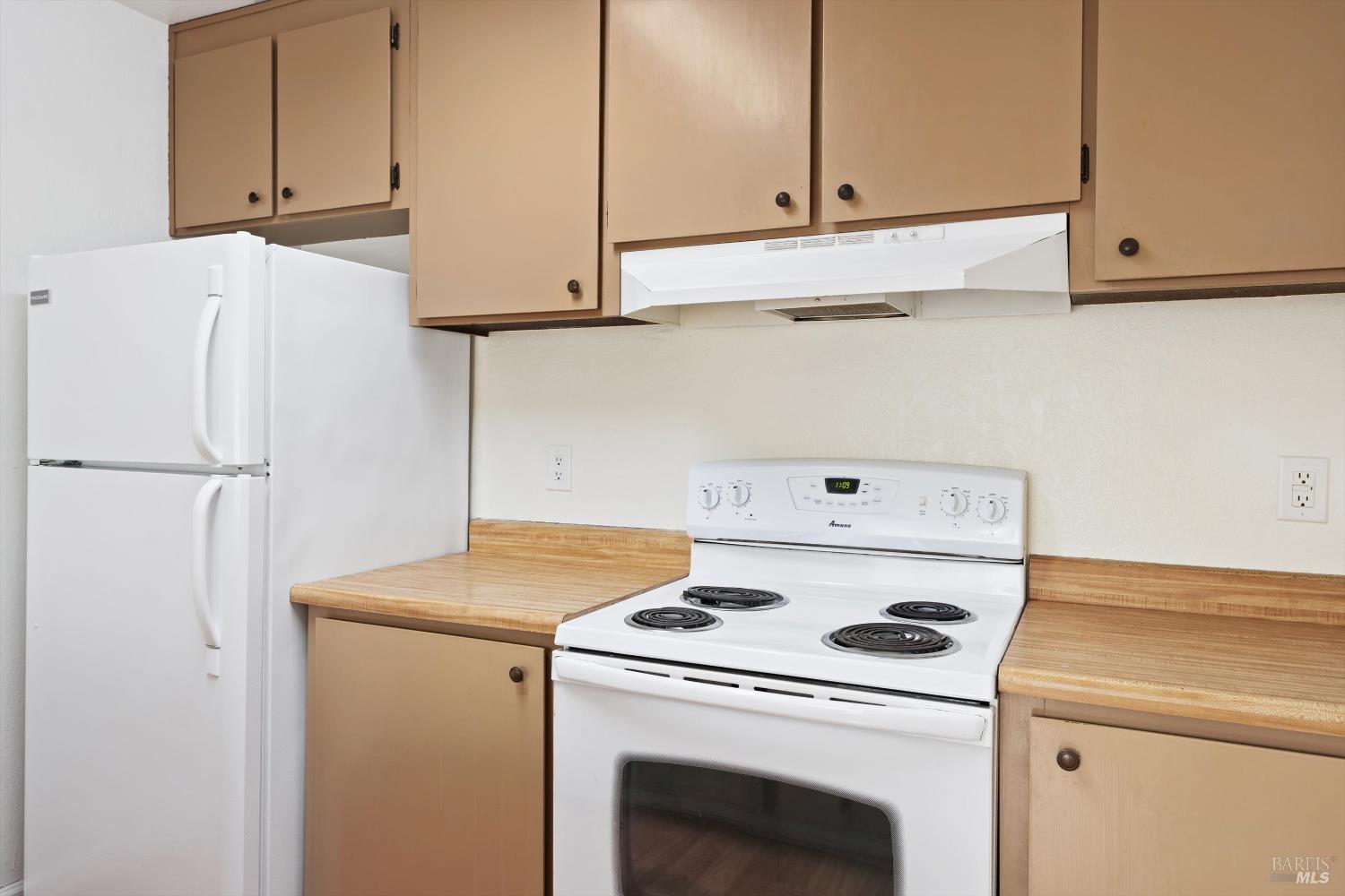 Detail Gallery Image 7 of 21 For 1022 Civic Center Dr, Rohnert Park,  CA 94928 - 2 Beds | 1/1 Baths