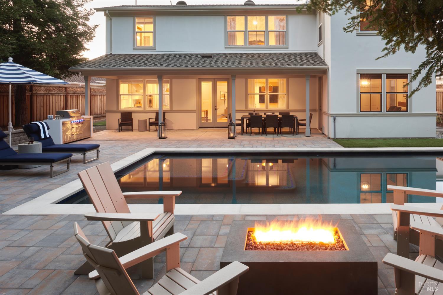 Detail Gallery Image 29 of 71 For 125 Savannah Way, Windsor,  CA 95492 - 5 Beds | 5 Baths