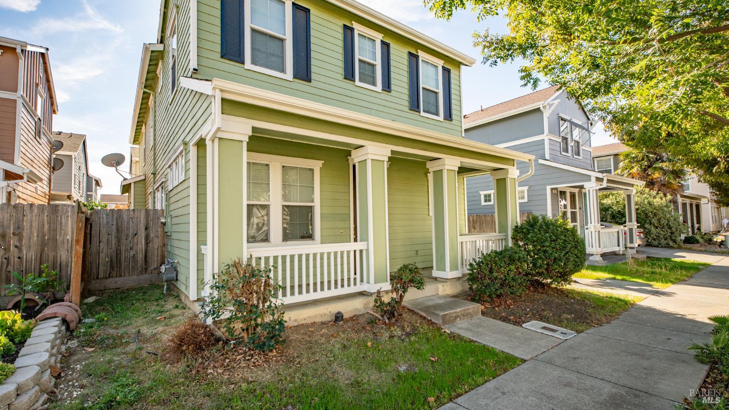 Detail Gallery Image 3 of 40 For 915 Liberty Dr, Suisun City,  CA 94585 - 4 Beds | 2/1 Baths