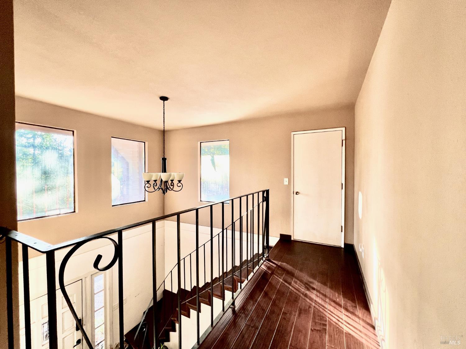 Detail Gallery Image 17 of 25 For 46720 Fox Rock Rd, Laytonville,  CA 95454 - 4 Beds | 3 Baths