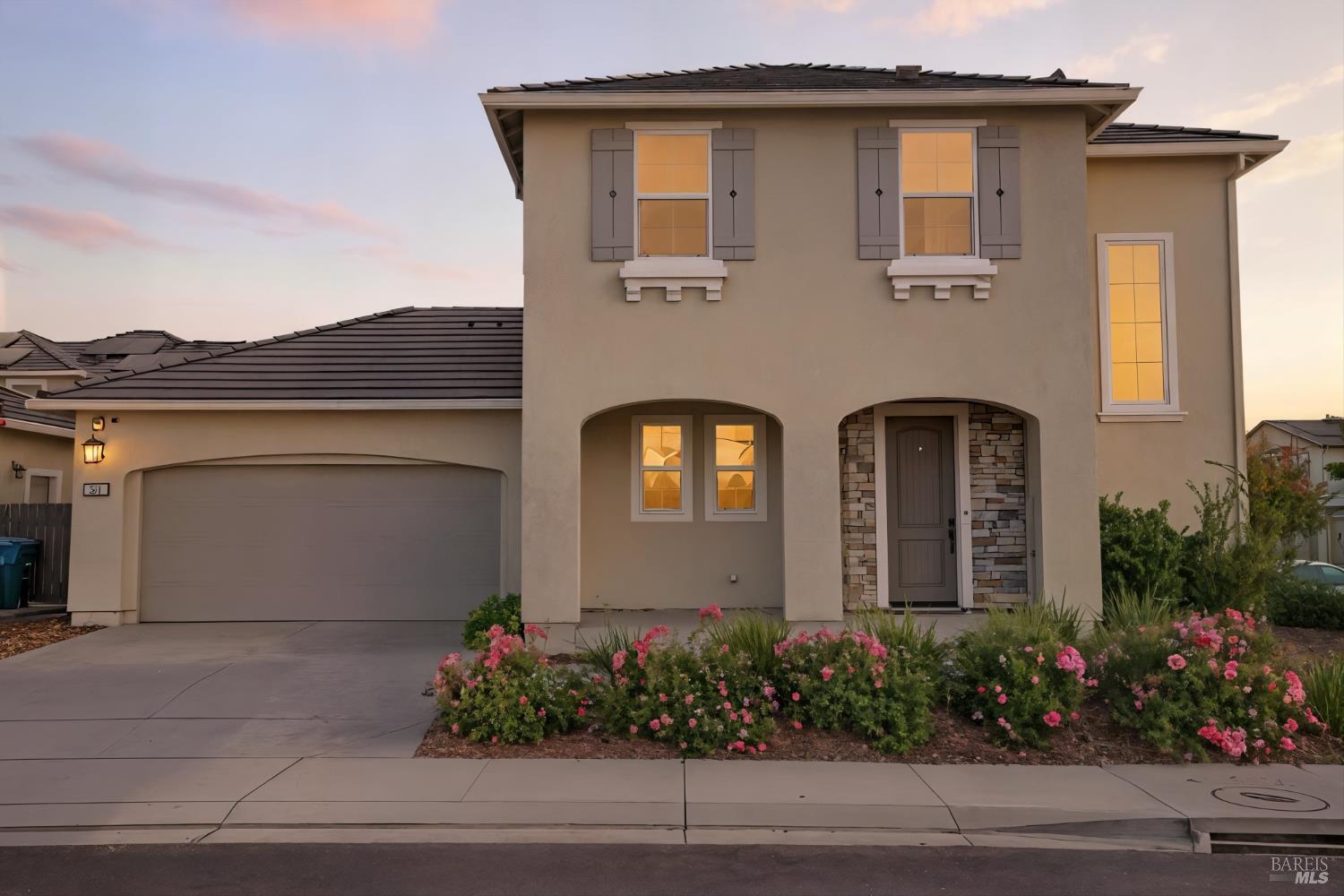 Detail Gallery Image 2 of 34 For 567 Datura Dr, Vacaville,  CA 95687 - 3 Beds | 2/1 Baths