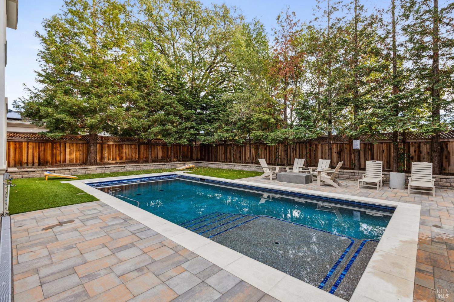 Detail Gallery Image 18 of 71 For 125 Savannah Way, Windsor,  CA 95492 - 5 Beds | 5 Baths