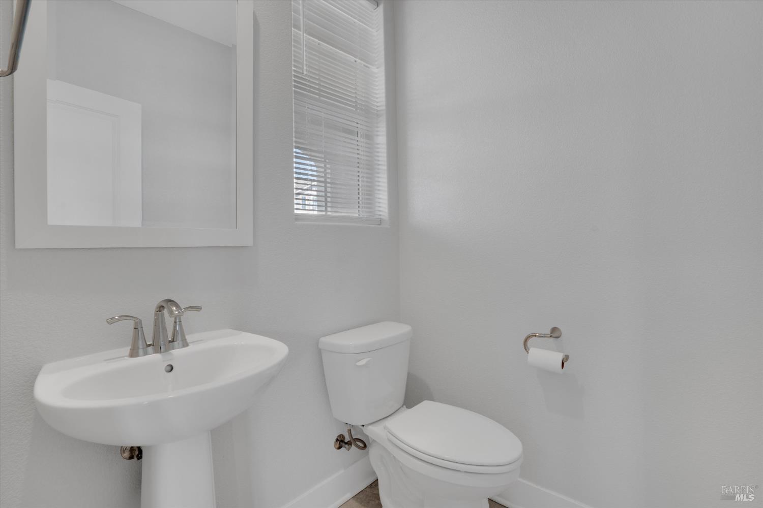 Detail Gallery Image 9 of 34 For 567 Datura Dr, Vacaville,  CA 95687 - 3 Beds | 2/1 Baths